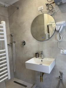 Koupelna v ubytování L’Hotel Tirana
