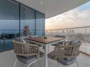 Μπαλκόνι ή βεράντα στο Rixos Premium Qetaifan Island North