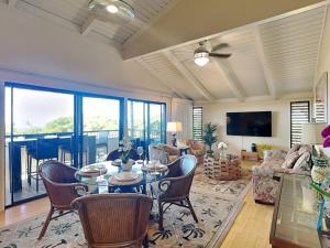 TV a/nebo společenská místnost v ubytování 1122WEKOLU106MNCO - Wailea Ekolu 106