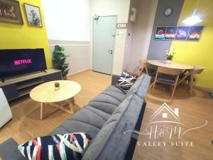 TV a/nebo společenská místnost v ubytování H&M Valley Suite - Pool View