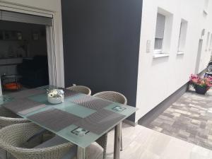 Posedenie v ubytovaní Apartmani Eden Vrsi Mulo