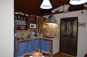 Zdjęcie z galerii obiektu Casa rural con Wifi y estupenda vista a la montaña en Hermigua w mieście Hermigua