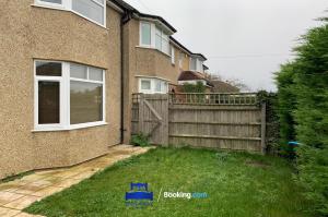 Zahrada ubytování Relocation-Business-Leisure-Fast WIFI-FREE Parking-with 2 En-suites and Garden by Beds Away Short Lets & Serviced Accommodation Oxford + 21 fotografií
