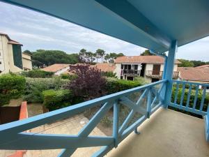 a view from the balcony of a house at Maison Capbreton, 3 pièces, 4 personnes - FR-1-413-126 in Capbreton