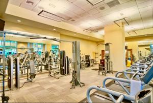 Fitness centrum a/nebo fitness zařízení v ubytování Strip View Suites - No Resort Fee !
