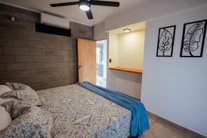 En eller flere senge i et værelse på Villa Lorenzo Apart + 55 billeder