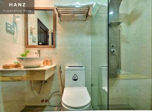 Phòng tắm tại HANZ Gia Hoang Hotel