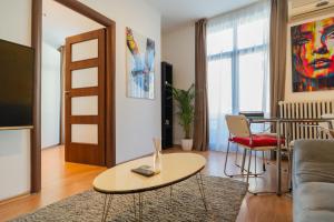 Μια τηλεόραση ή/και κέντρο ψυχαγωγίας στο Prime Location - Breathtaking Architectural Views