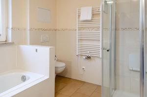 Ένα μπάνιο στο Hafendomicil Appartement WH14 - Möwe