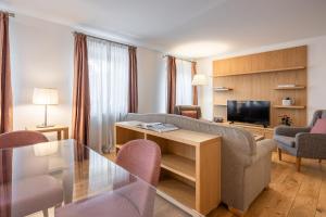 TV a/nebo společenská místnost v ubytování Chalet Falorie
