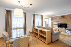 TV a/nebo společenská místnost v ubytování Chalet Falorie