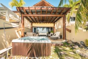 Κήπος έξω από το Townhouse with ocean view Puerto Bahia