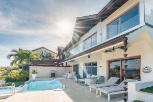 Bazén v ubytování Villa with 3 bedrooms private pool and ocean view nebo v jeho okolí