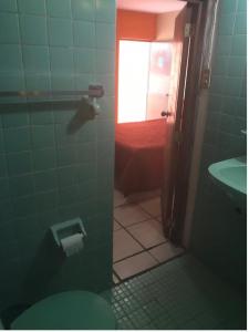 Koupelna v ubytování TLAQUEPAQUE PUEBLO MAGICO CENTRO