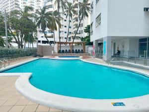 Πισίνα στο ή κοντά στο Prime Location: Fully Equipped Loft in El Laguito