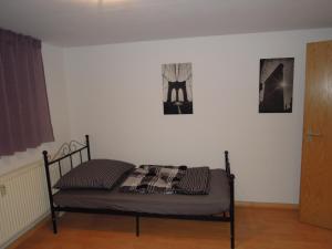 Postel nebo postele na pokoji v ubytování Ferienwohnung Monteurzimmer 2 Haus Arnstadt