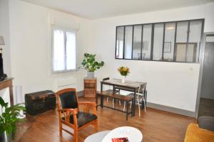 Χώρος καθιστικού στο Ne restez pas à quai