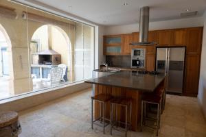 Köök või kööginurk majutusasutuses OneFifty Holiday Home