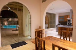 Köök või kööginurk majutusasutuses OneFifty Holiday Home