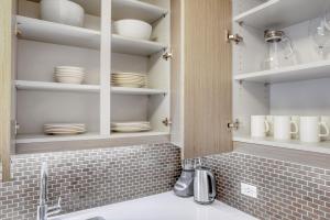 Gallery image of Tribeca Studio w Tons of light Gym Pool NYC-118 in New York +20 photos