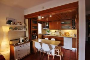 Kuchyň nebo kuchyňský kout v ubytování Golf Apartment - Solar do Golfe Condominium