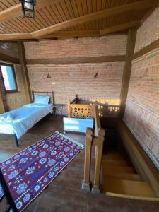 Letto o letti in una camera di Hotel Ananuri