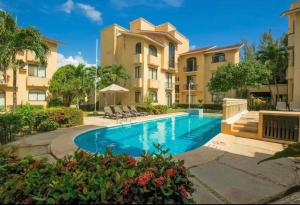 Bazén v ubytování Apartamento en complejo hotelero con playa nebo v jeho okolí