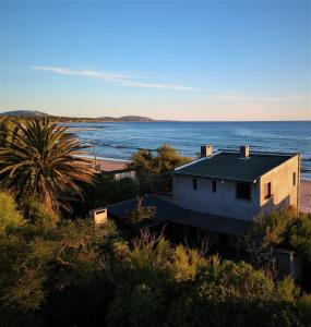 Gallery image of Casa espectacular directo sobre el mar in Las Flores