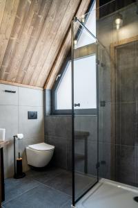 Ένα μπάνιο στο TATRZAŃSKIE TARASY Luxury Chalets +65 φωτογραφίες