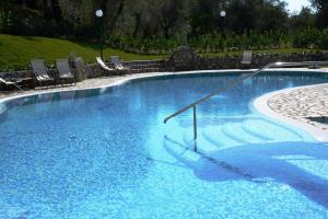Bazén v ubytování Johanna Park Hotel nebo v jeho okolí