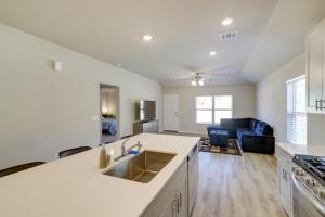 斯普林Brand New Spring Home Less Than 1 Mi to Old Town!的相册照片 更多17张照片