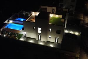 Πισίνα στο ή κοντά στο Villa Lela - Heated Pool, Sauna, BBQ, Activities