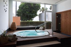 Basen w obiekcie AluaSoul Menorca - Adults Only lub w pobliżu