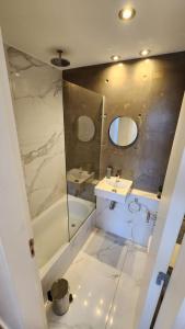 Bilik mandi di SEMIPISO PINAMAR 6 PAX PILE CLIMATIZADA +11 gambar