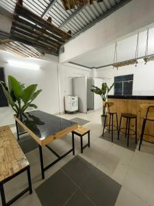 A kitchen or kitchenette at HomeStay KV2