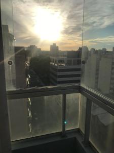 ブエノスアイレスにあるExcelente departamento con ubicación idealの市街の窓からの眺め