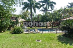 Κήπος έξω από το Comfortable And Spacious House In San Bernardino