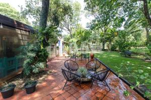 Κήπος έξω από το Comfortable And Spacious House In San Bernardino