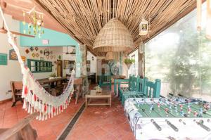 Εστιατόριο ή άλλο μέρος για φαγητό στο Comfortable And Spacious House In San Bernardino