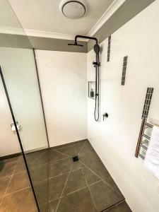 Vonios kambarys apgyvendinimo įstaigoje Geelong West Unit