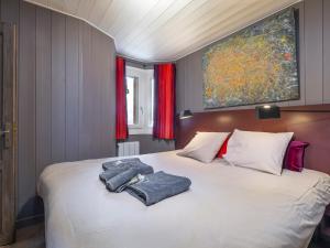 Magnifique Chalet Individuel Rénové, 6 Chambres, 12 Pers. avec Services Premium - FR-1-314-243 객실 침대