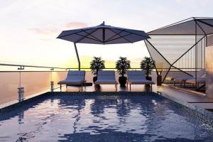 Bazén v ubytování Ivy Hotel Nha Trang nebo v jeho okolí