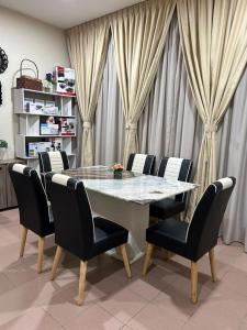 Гостиная зона в BOTANI LOFT HOMESTAY +42 фотографии