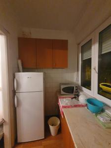 Η κουζίνα ή μικρή κουζίνα στο Nikola Hram +14 φωτογραφίες