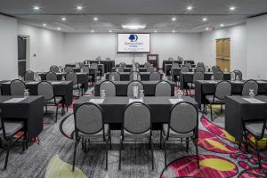 DoubleTree by Hilton Sarasota Bradenton Airport商务区和/或会议室