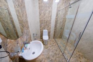 Koupelna v ubytování Royal Sapphire Hotel