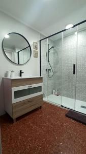 Phòng tắm tại Apartamento Primera Linea de Playa. DENIA