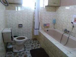 Kylpyhuone majoituspaikassa Antsaly