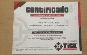 Un certificado, premio, letrero u otro documento en La mejor ubicación. A unas cuadras del centro