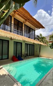 Swimmingpoolen hos eller tæt på Villa de Mer Bali